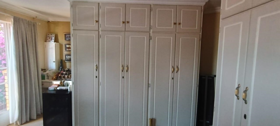 4 Bedroom Property for Sale in Langenhovenpark Free State